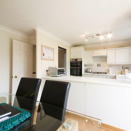 Spacious House, Sleeps 7 People Reading Exteriér fotografie