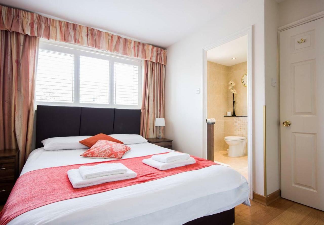 Spacious House, Sleeps 7 People Reading Exteriér fotografie