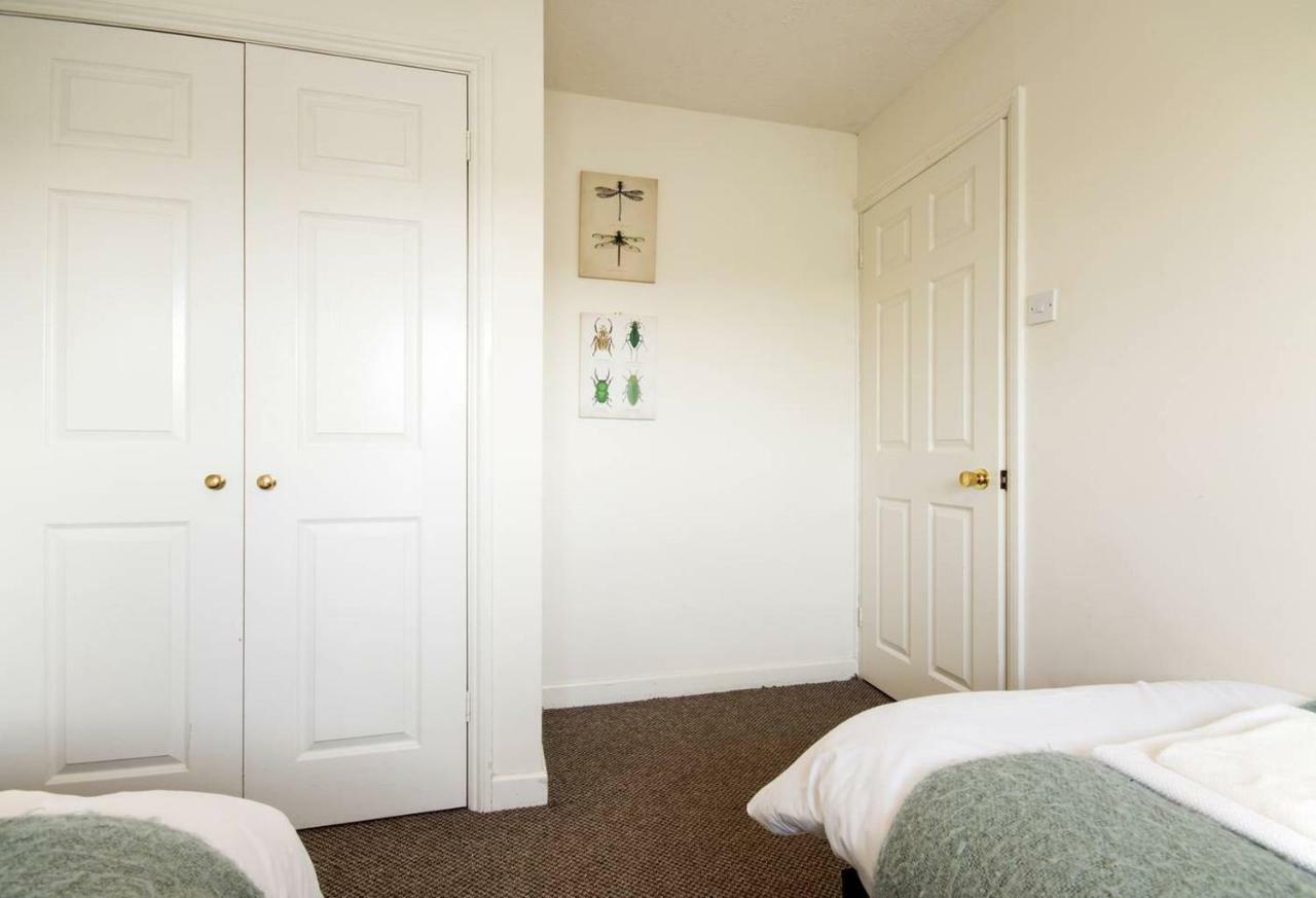 Spacious House, Sleeps 7 People Reading Exteriér fotografie