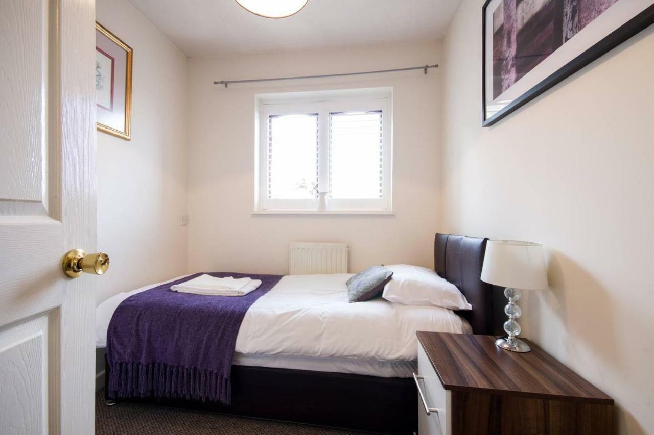 Spacious House, Sleeps 7 People Reading Exteriér fotografie