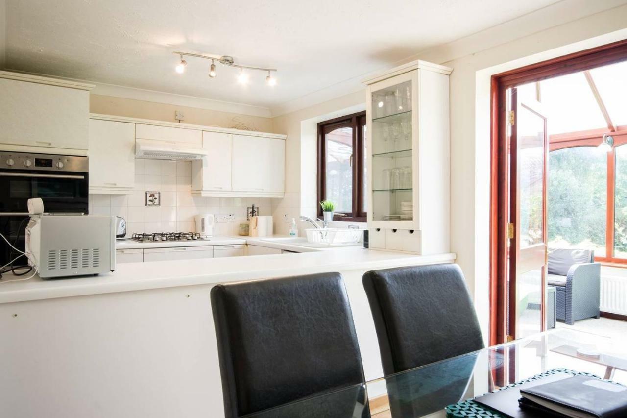 Spacious House, Sleeps 7 People Reading Exteriér fotografie
